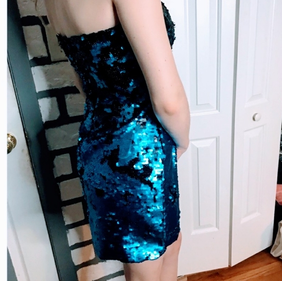 Sequin dress size M! Black and blue zip up - Picture 3 of 4